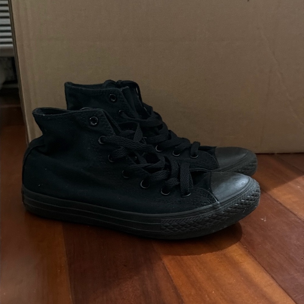 Black hi top converse